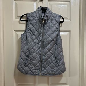 Old Navy lightweight quilted vest light gray size medium